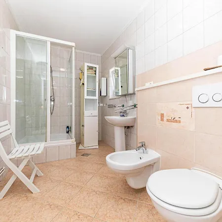 Beautiful In Okrug Gornji Holiday home