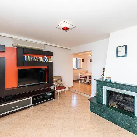 Holiday home Beautiful In Okrug Gornji